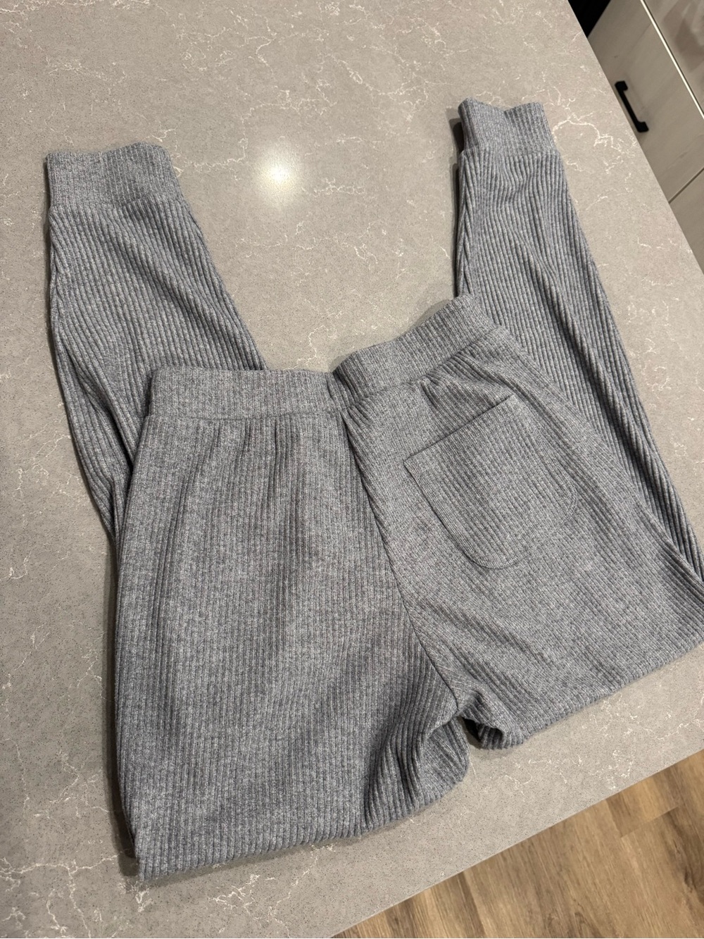 ALO Ribbed Gray Joggers - Picture 2 of 4